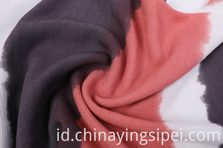 Pemasok paling populer yang ditenun crinkle 100% rayon rayon spun fabric untuk kemeja